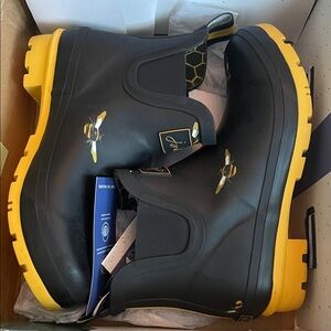 Joules Women’s Black and Yellow Bee Boots